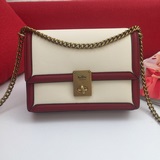 Coach представляет новую модель сумки Hutto! Артикул： f089068. Эта классическая 