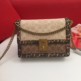 Coach представляет новую модель сумки Hutto! Артикул： f089068. Эта классическая 
