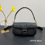 Кожаная сумка через плечо Coach Tabby из овечьей кожи F0772. Форма сумки такая ж