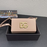 Сумка с коробкой, Dolce & Gabbana, новая модель, простая и стильная, самая п
