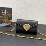 В комплекте с коробкой, подлинный товар Dolce&Gabbana, специально для зарубе