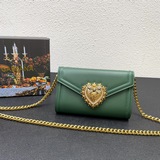 В комплекте с коробкой, подлинный товар Dolce&Gabbana, специально для зарубе