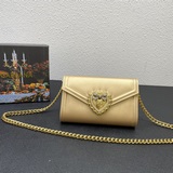 В комплекте с коробкой, подлинный товар Dolce&Gabbana, специально для зарубе