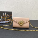В комплекте с коробкой, подлинный товар Dolce&Gabbana, специально для зарубе