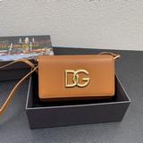 Сумка с коробкой, Dolce & Gabbana, новая модель, простая и стильная, самая п