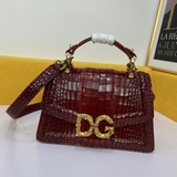 Dolce & Gabbana Высококачественная кожа импортного производства, представлен