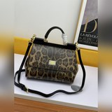 Оригинальный заказ 【Dolce & Gabbana Дука Банна】 Еще одна модель платиновой с