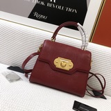 Dolce & Gabbana Импортная кожа, которая выглядит великолепно при каждом появ
