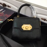 Dolce & Gabbana Импортная кожа, которая выглядит великолепно при каждом появ