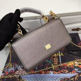 Dolce & Gabbana Импортная кожа, простой и модный дизайн.