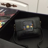 Dolce & Gabbana Импортная кожа, которая выглядит великолепно при каждом взгл