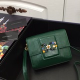 Dolce & Gabbana Импортная кожа, которая выглядит великолепно при каждом взгл