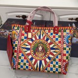 Dolce & Gabbana Серия сумок для покупок с элегантным дизайном и уникальной ф