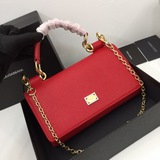 Dolce & Gabbana Импортная кожа, простой и модный дизайн, создающий современн