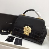 Dolce & Gabbana Импортная кожа, простой и модный дизайн, создающий современн