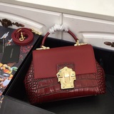 Dolce & Gabbana Импортная кожа, простой и модный дизайн, создающий современн