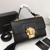 Dolce & Gabbana Импортная кожа, простой и модный дизайн, создающий современн