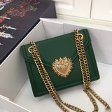 Dolce & Gabbana Импортная кожа всегда выглядит великолепно.
