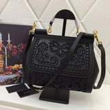 Dolce & Gabbana Ажурная вышивка всегда выглядит яркой и сияющей.