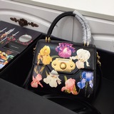 Dolce & Gabbana Импортная кожа, которая выглядит великолепно при каждом взгл