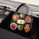 Dolce & Gabbana Импортная кожа, которая выглядит великолепно при каждом взгл