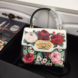 Dolce & Gabbana Импортная кожа, которая выглядит великолепно при каждом взгл