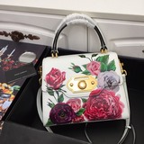 Dolce & Gabbana Импортная кожа, которая выглядит великолепно при каждом взгл