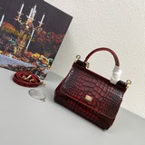 Dolce & Gabbana Импортная кожа + узор под кожу крокодила, который всегда при