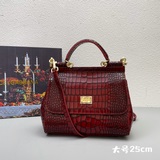 Dolce & Gabbana Каждый раз, когда он появляется, он привлекает внимание и вы