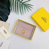 Fendi F8M0269. Карман для карт с отпечатком ладони F is Fendi, с внутренним отде
