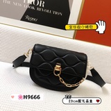 Новейшая модель сумки FURLA в форме поросенка с вышитыми волнами. Новый и изыска