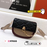 Новейшая модель сумки FURLA в форме поросенка с вышитыми волнами. Новый и изыска