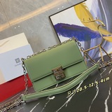 В комплекте с коробкой： сумка, карточка, сертификат и новая кожаная цепочка Give