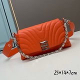 GIVENCHY： Сумка через плечо из смешанной кожи： серия 4G Soft： 4G L.