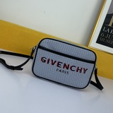 GIVENCHY BOND Бежевая сумка для фотоаппарата из парусины. Удобная, легкая и не г