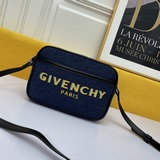 GIVENCHY BOND Бежевая сумка для фотоаппарата из парусины. Удобная, легкая и не г