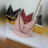 Givenchy Новая модель Givenchy Франция G-House 2023 представляет новую модель V-