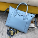Французский бренд Givenchy отмечает 10-летие модели Antigona! В 2023 году будет 