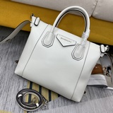 Французский бренд Givenchy отмечает 10-летие модели Antigona! В 2023 году будет 