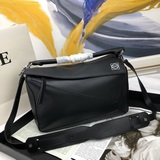 Популярная модель Loe@e/罗@威, которая завоевала весь мир. Модель, оставленная вла