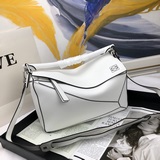Популярная модель Loe@e/罗@威, которая завоевала весь мир. Модель, оставленная вла