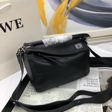 Популярная модель Loe@e/罗@威, которая завоевала весь мир. Модель, оставленная вла