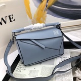 Популярная модель Loe@e/罗@威, которая завоевала весь мир. Модель, оставленная вла