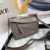 Популярная модель Loe@e/罗@威, которая завоевала весь мир. Модель, оставленная вла