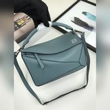 Популярная модель Loe@e/罗@威, которая завоевала весь мир. Модель, оставленная вла