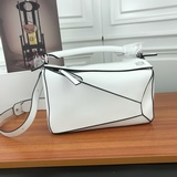 Популярная модель Loe@e/罗@威, которая завоевала весь мир. Модель, оставленная вла