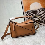 Loe*we популярная модель 0uzzle small#новые цвета, небольшая сумка с геометричес