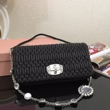 MIUMIU： 5BD233# Сумка с цепочкой из бриллиантов, небольшой узор с гофрированной 