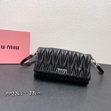 В комплекте с коробкой, новая модель Miumiu, изготовлена из импортной кожи ягнен