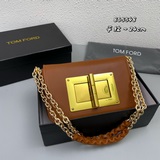 Сумка Tom Ford, новая модель — гладкая текстура, полностью из кожи, с поворотной